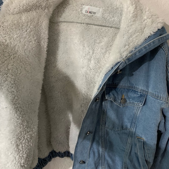 Cozy Oversized Denim Jacket - Picture 3 of 5